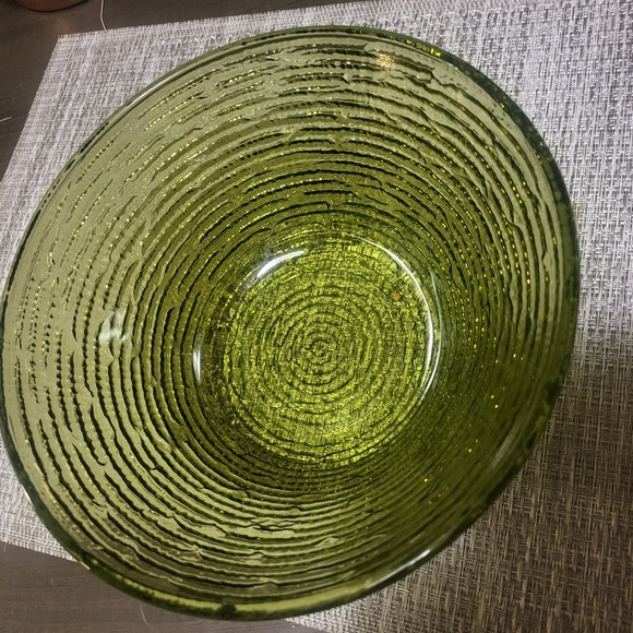 Vtg Anchor Hocking 8" Green Glass Bowl - Picture 2 of 4